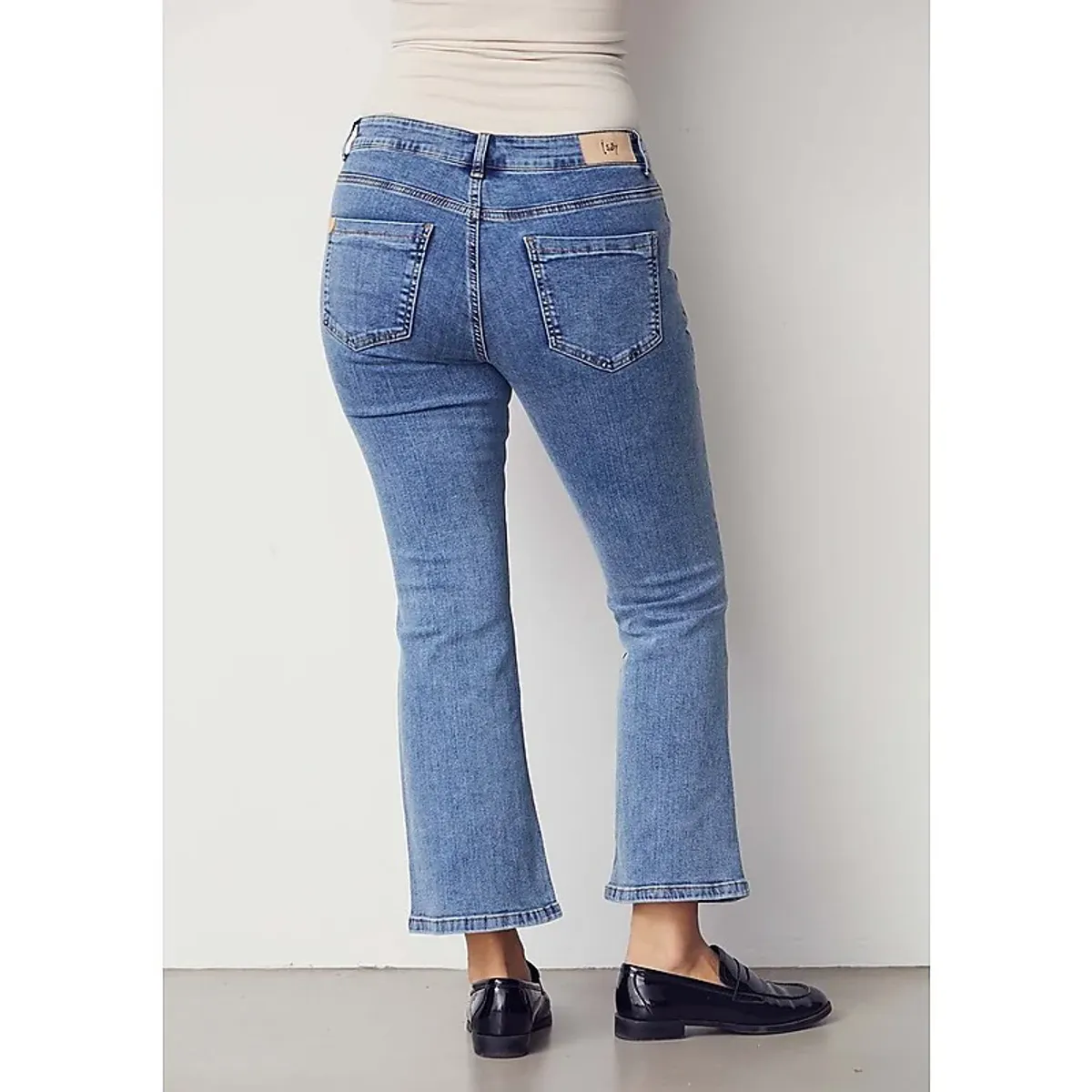 ISAY - Parma Flare Jeans Denim Basic Wash